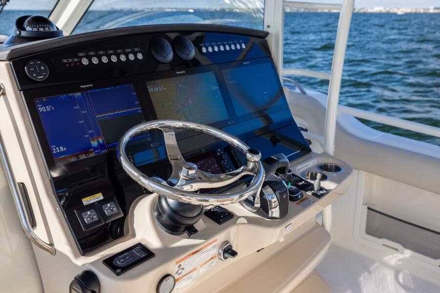 2021 Boston Whaler 420 Outrage