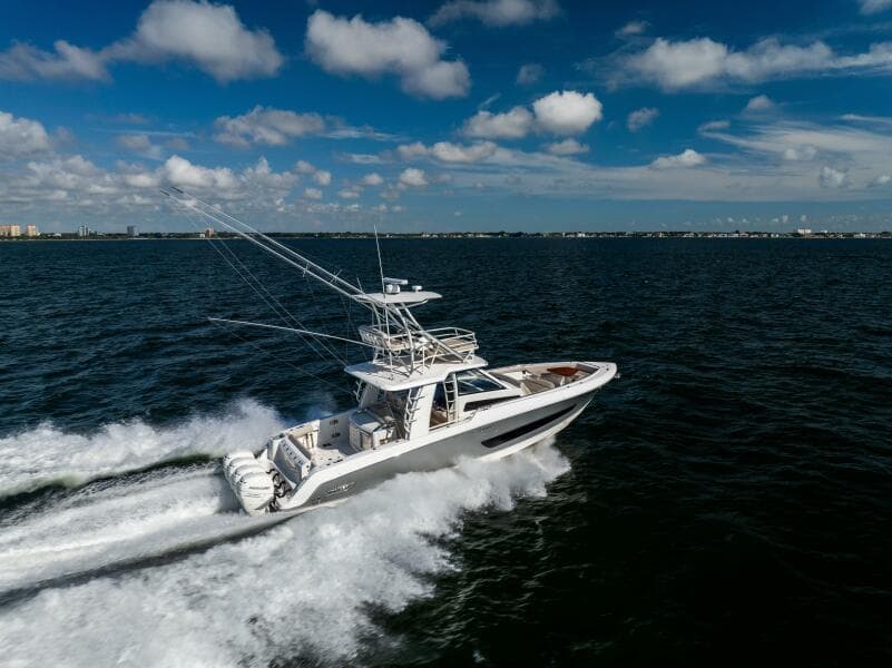 2021 Boston Whaler 420 Outrage