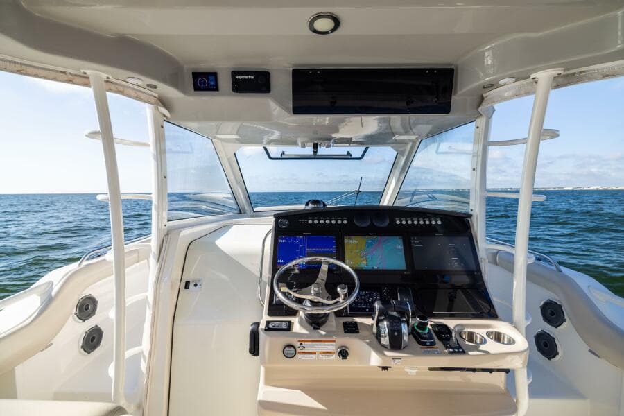 2021 Boston Whaler 420 Outrage