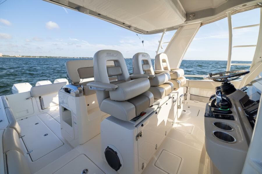 2021 Boston Whaler 420 Outrage