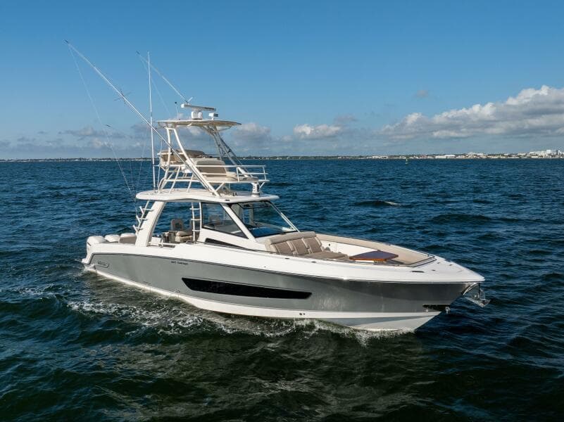 2021 Boston Whaler 420 Outrage
