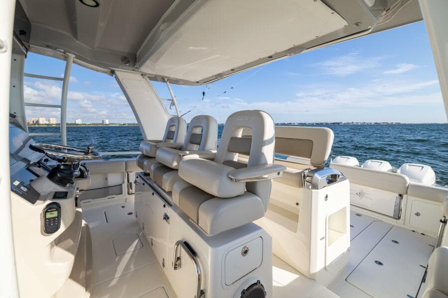 2021 Boston Whaler 420 Outrage