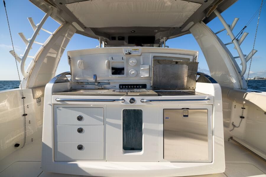 2021 Boston Whaler 420 Outrage