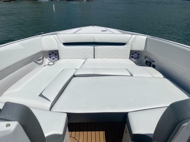 2019 Tiara Yachts 34LX