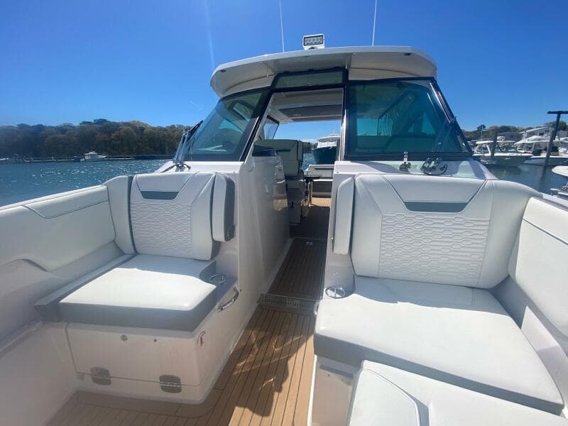 2019 Tiara Yachts 34LX
