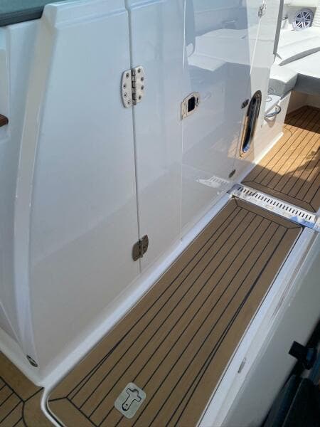 2019 Tiara Yachts 34LX