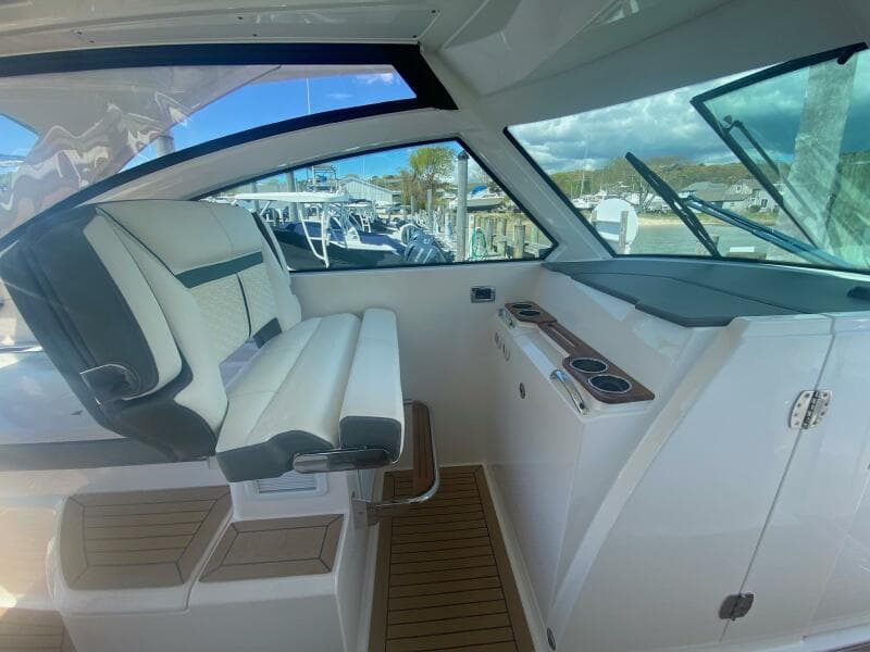 2019 Tiara Yachts 34LX