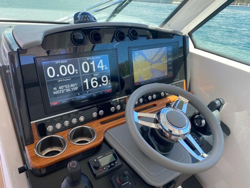 2019 Tiara Yachts 34LX