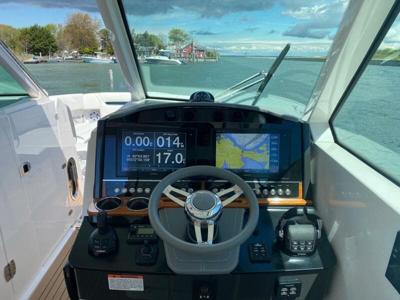 2019 Tiara Yachts 34LX