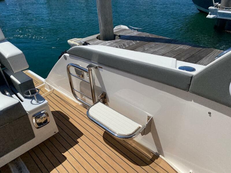 2019 Tiara Yachts 34LX