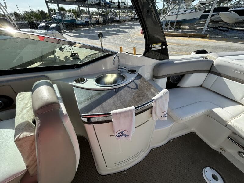 2013 Sea Ray 270 SLX
