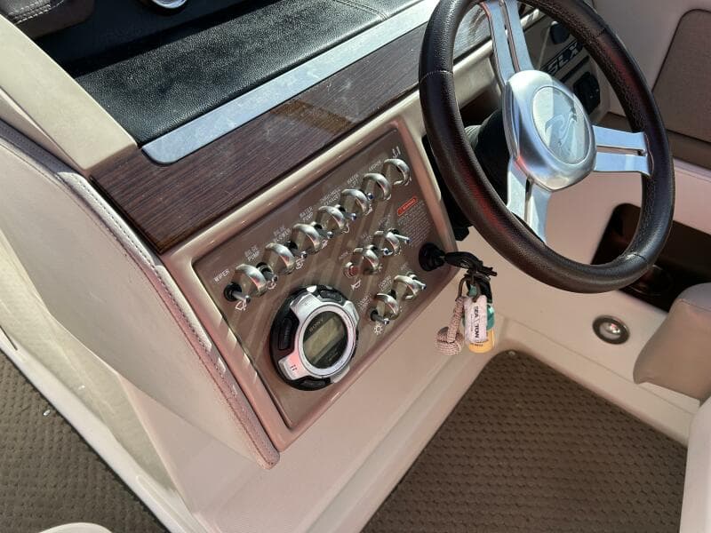 2013 Sea Ray 270 SLX