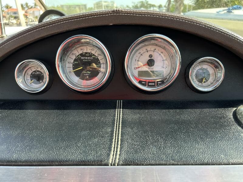 2013 Sea Ray 270 SLX