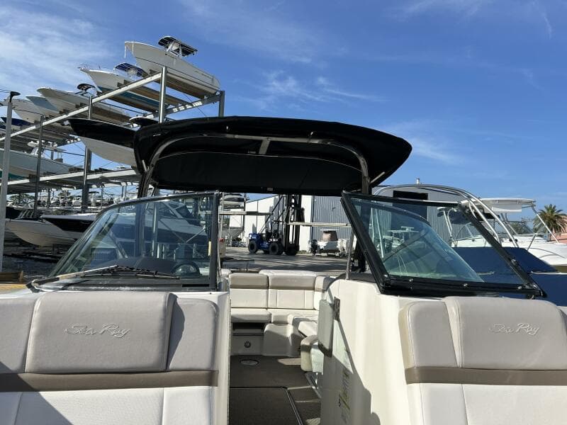 2013 Sea Ray 270 SLX