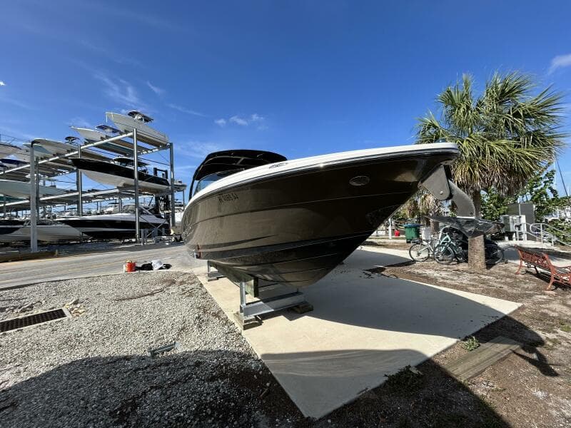 2013 Sea Ray 270 SLX
