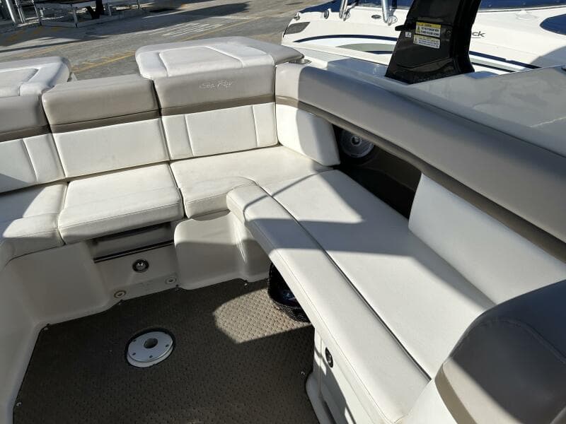 2013 Sea Ray 270 SLX