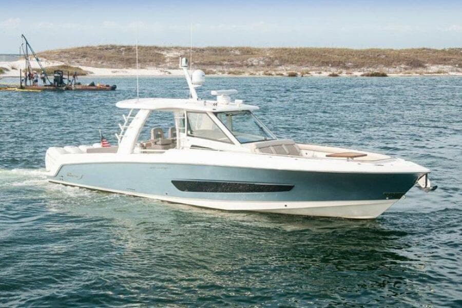 2018 42 Boston Whaler 420 Outrage The Tyder II Stbd Profile (2)
