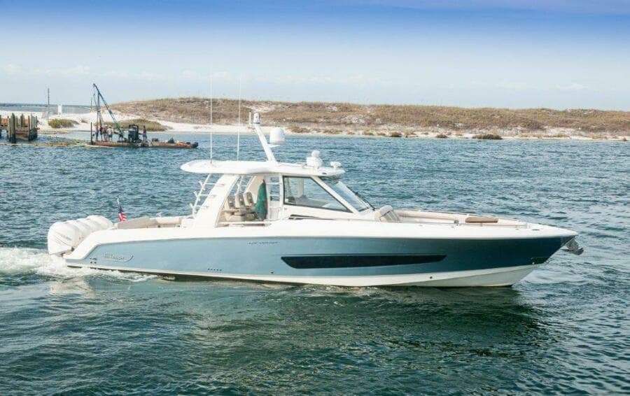 2018 42 Boston Whaler 420 Outrage The Tyder II Stbd Profile (3)