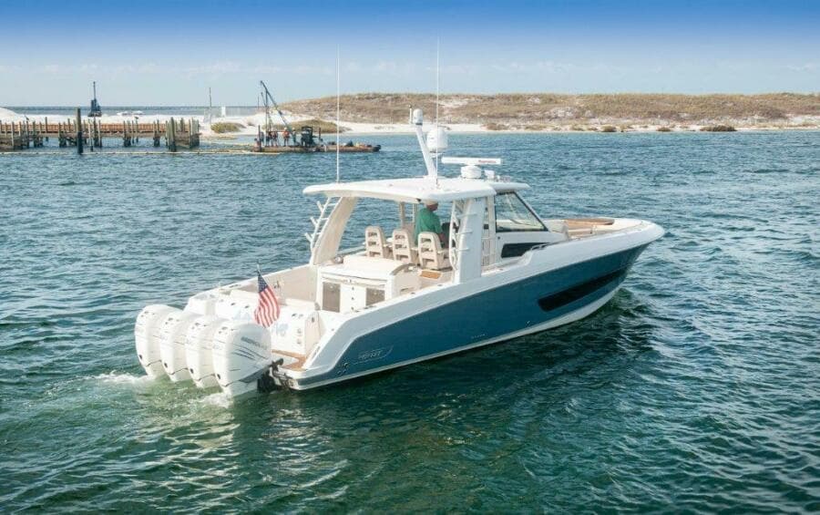 2018 42 Boston Whaler 420 Outrage The Tyder II Engines (3)