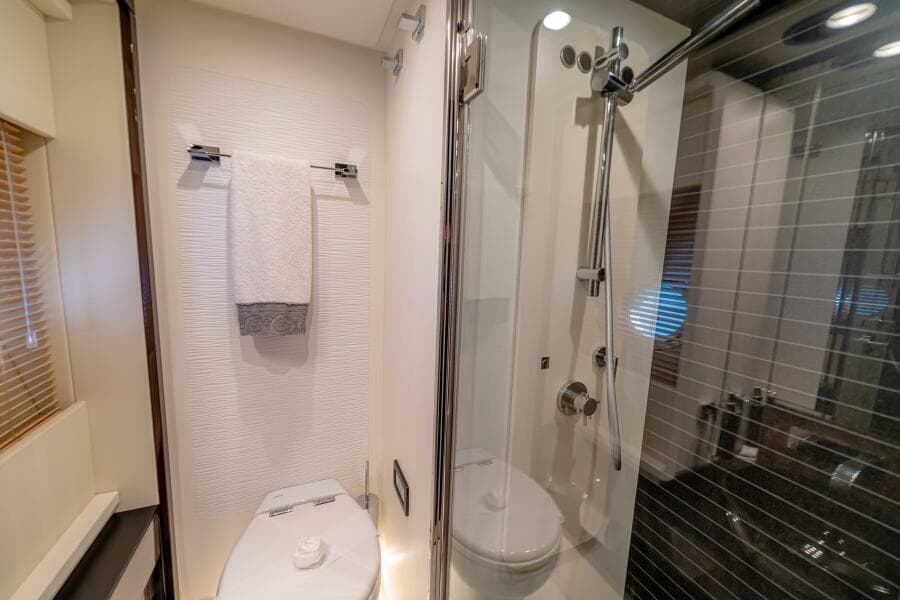 2017 Azimut 77 "Carpe Diem"