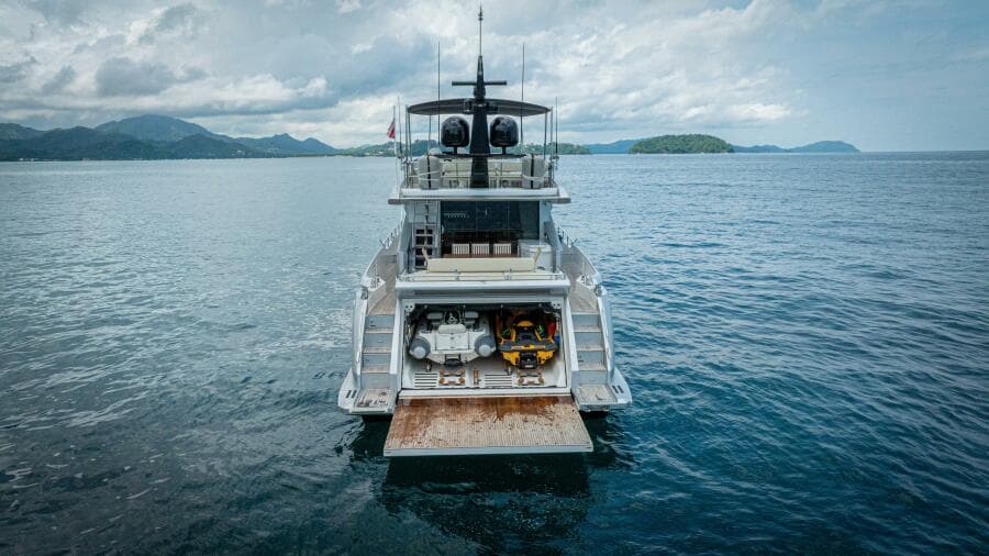 2017 Azimut 77 "Carpe Diem"