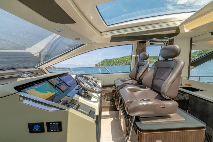 2017 Azimut 77 "Carpe Diem"