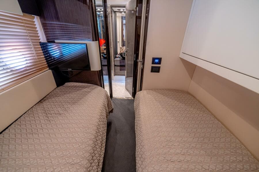 2017 Azimut 77 "Carpe Diem"