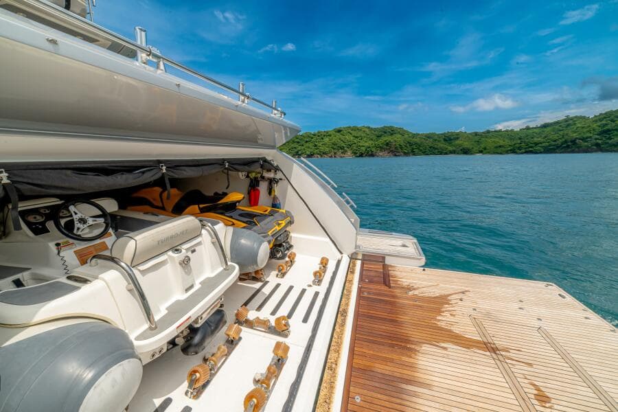 2017 Azimut 77 "Carpe Diem"