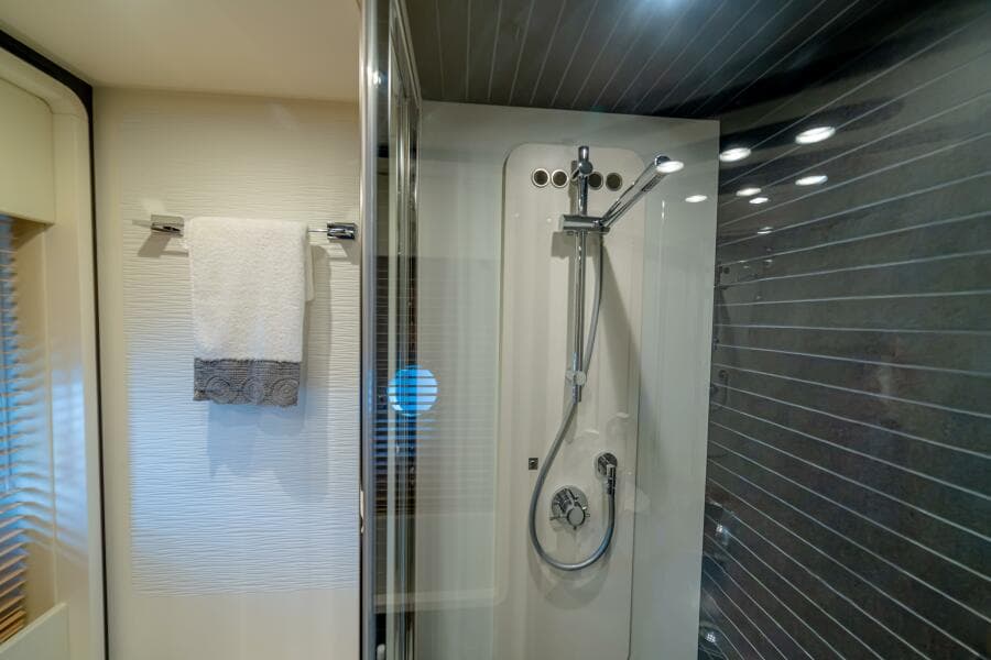 2017 Azimut 77 "Carpe Diem"