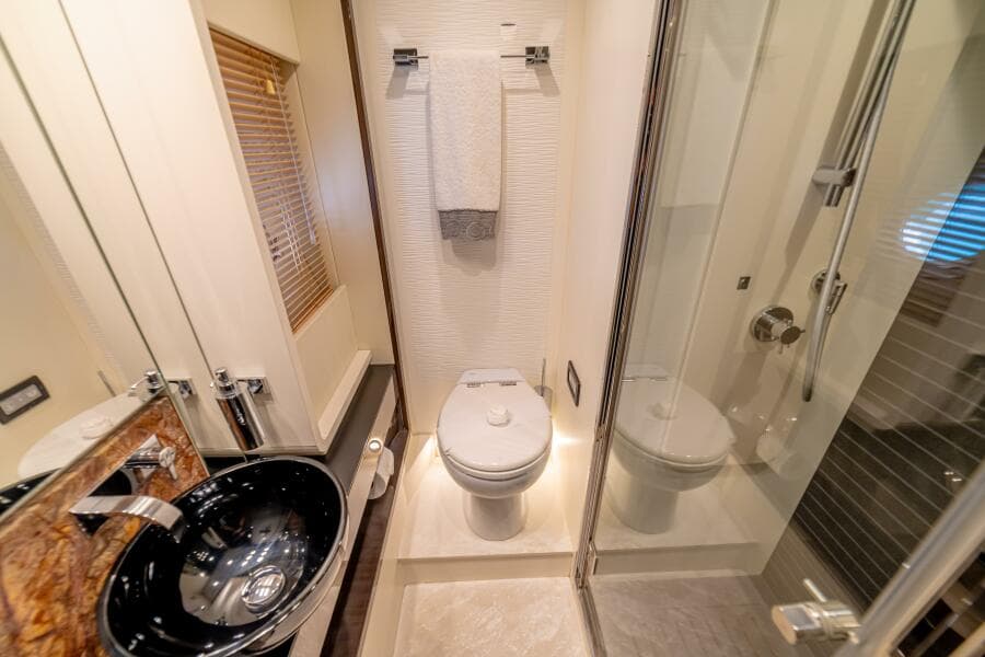 2017 Azimut 77 "Carpe Diem"