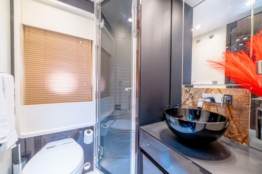 2017 Azimut 77 "Carpe Diem"