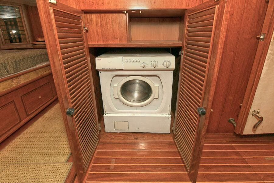 2002 Grand Alaskan Flushdeck