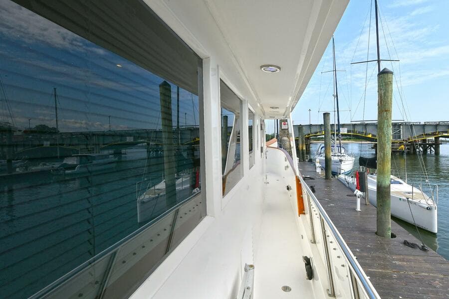 2002 Grand Alaskan Flushdeck