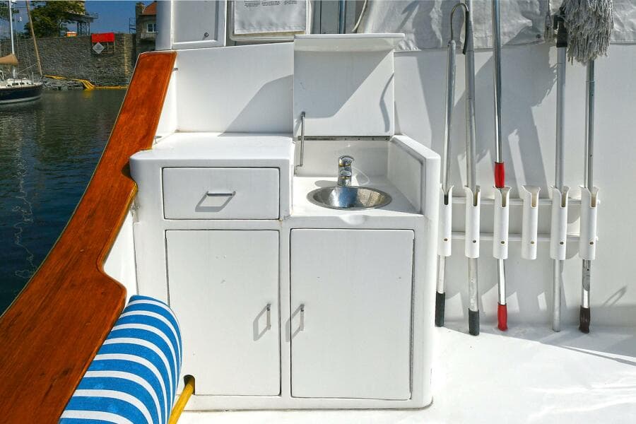 2002 Grand Alaskan Flushdeck