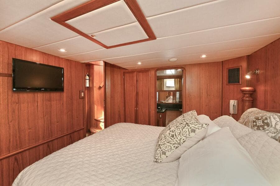 2002 Grand Alaskan Flushdeck