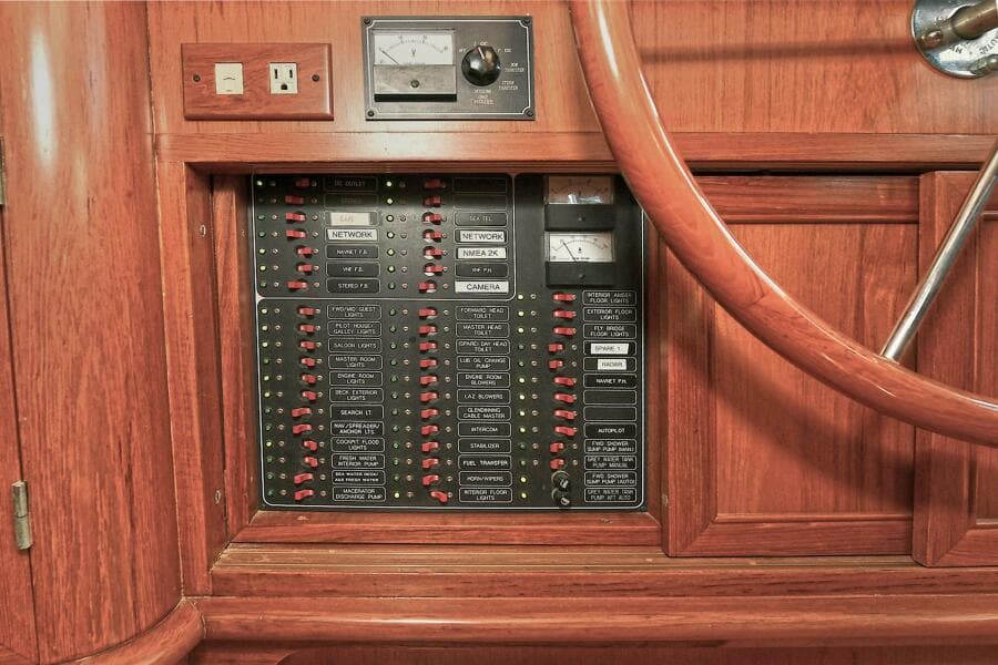 2002 Grand Alaskan Flushdeck