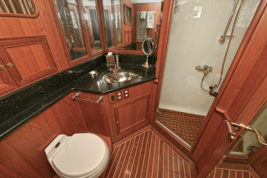 2002 Grand Alaskan Flushdeck