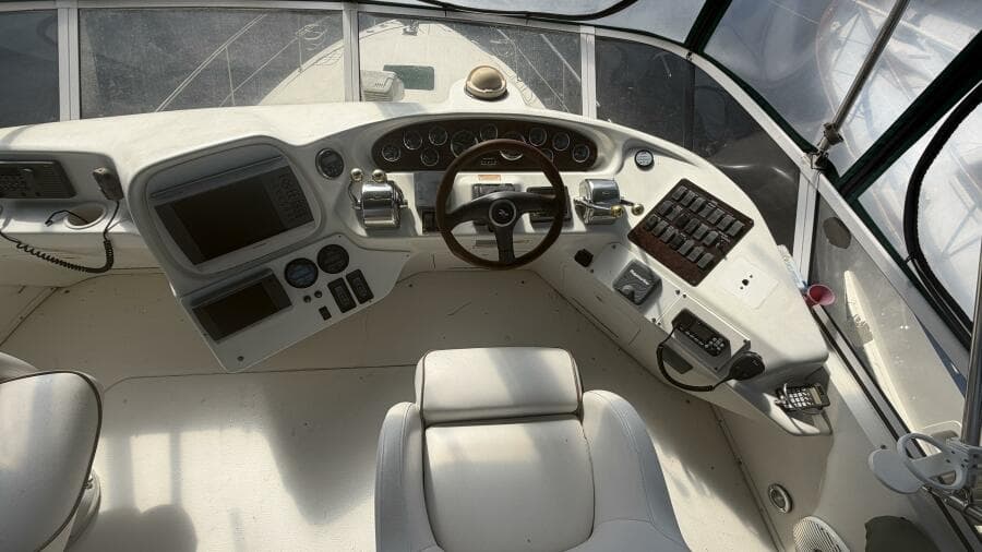 2000 Sea Ray 380 Aft Cabin