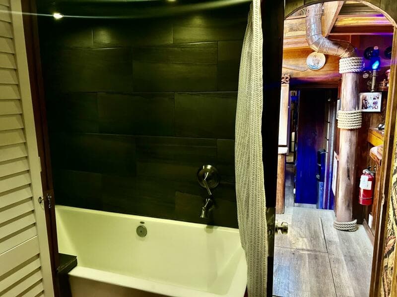 1977 Custom 80 Brigantine