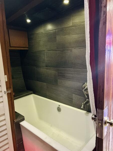 1977 Custom 80 Brigantine