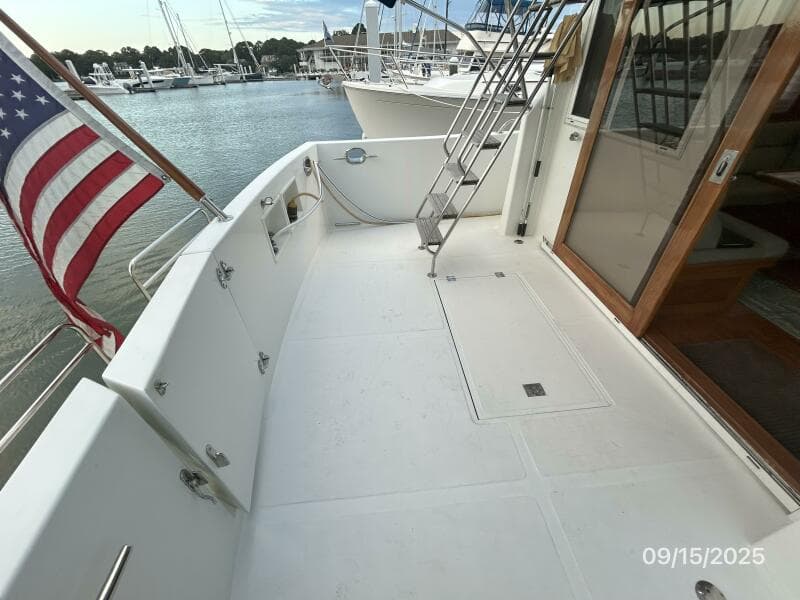 45' Ocean Alexander aftdeck port