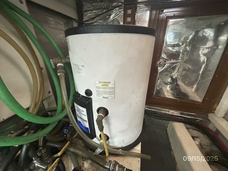 45' Ocean Alexander water heater