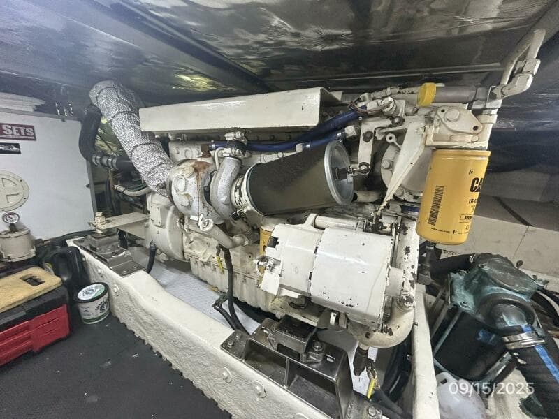 45' Ocean Alexander port main engine1