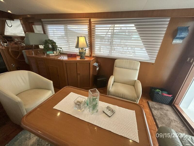 45' Ocean Alexander salon starboard