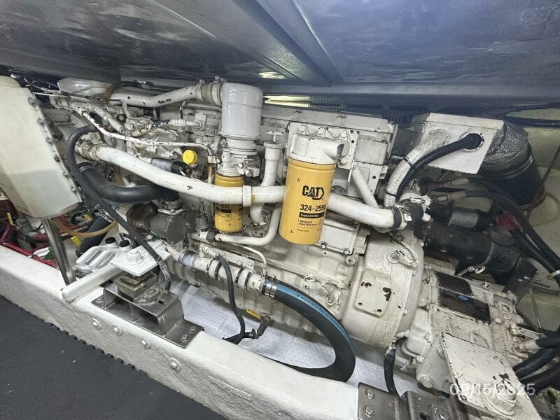 45' Ocean Alexander starboard main engine2