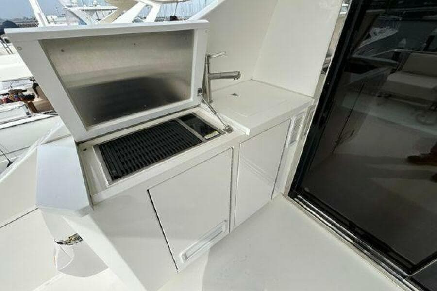 2019 Viking Motor Yacht