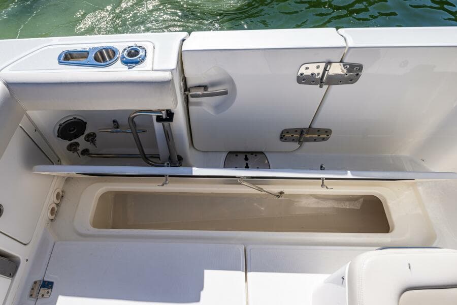 2017 Boston Whaler 330 Outrage