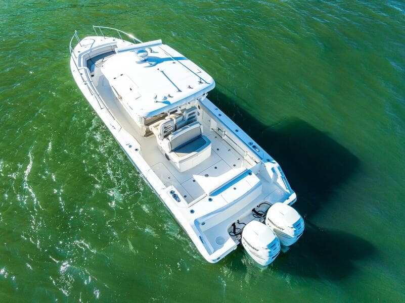 2017 Boston Whaler 330 Outrage