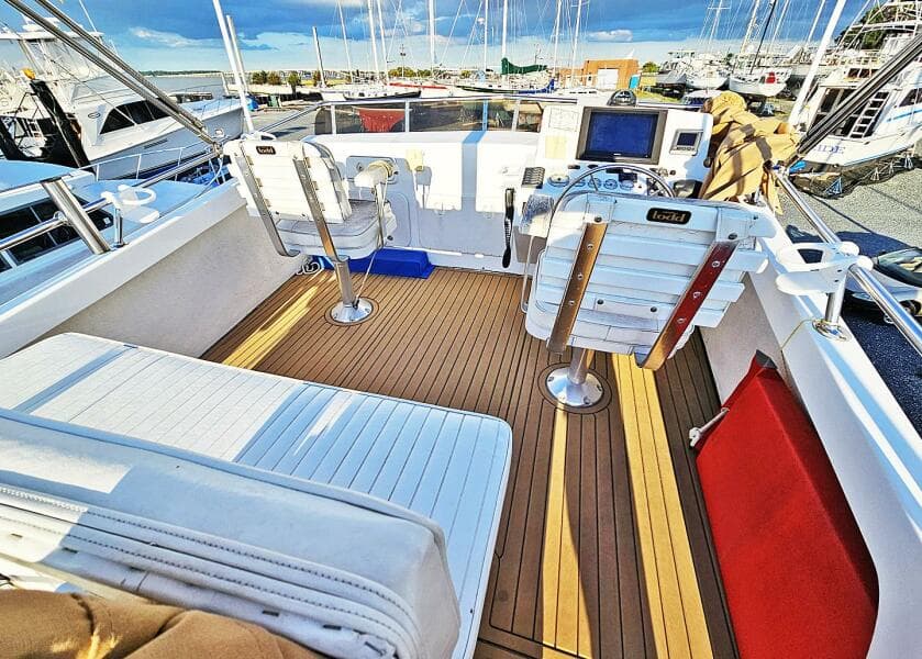 2010 Eastern Casco Bay 35 Flybridge