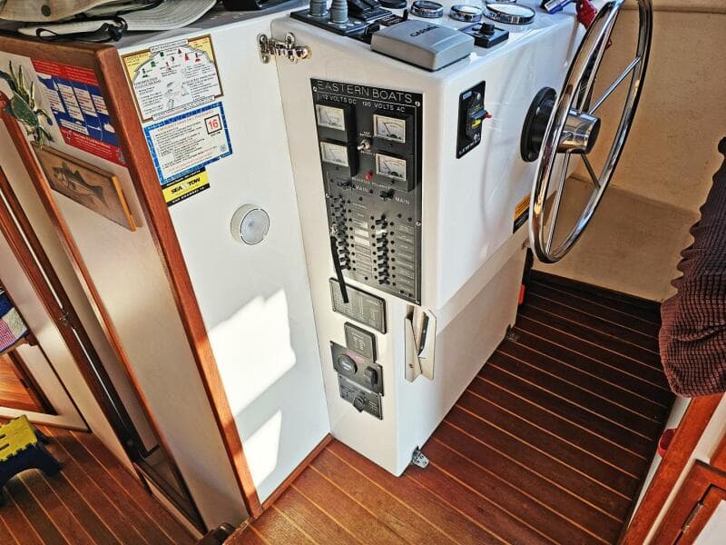 2010 Eastern Casco Bay 35 Flybridge